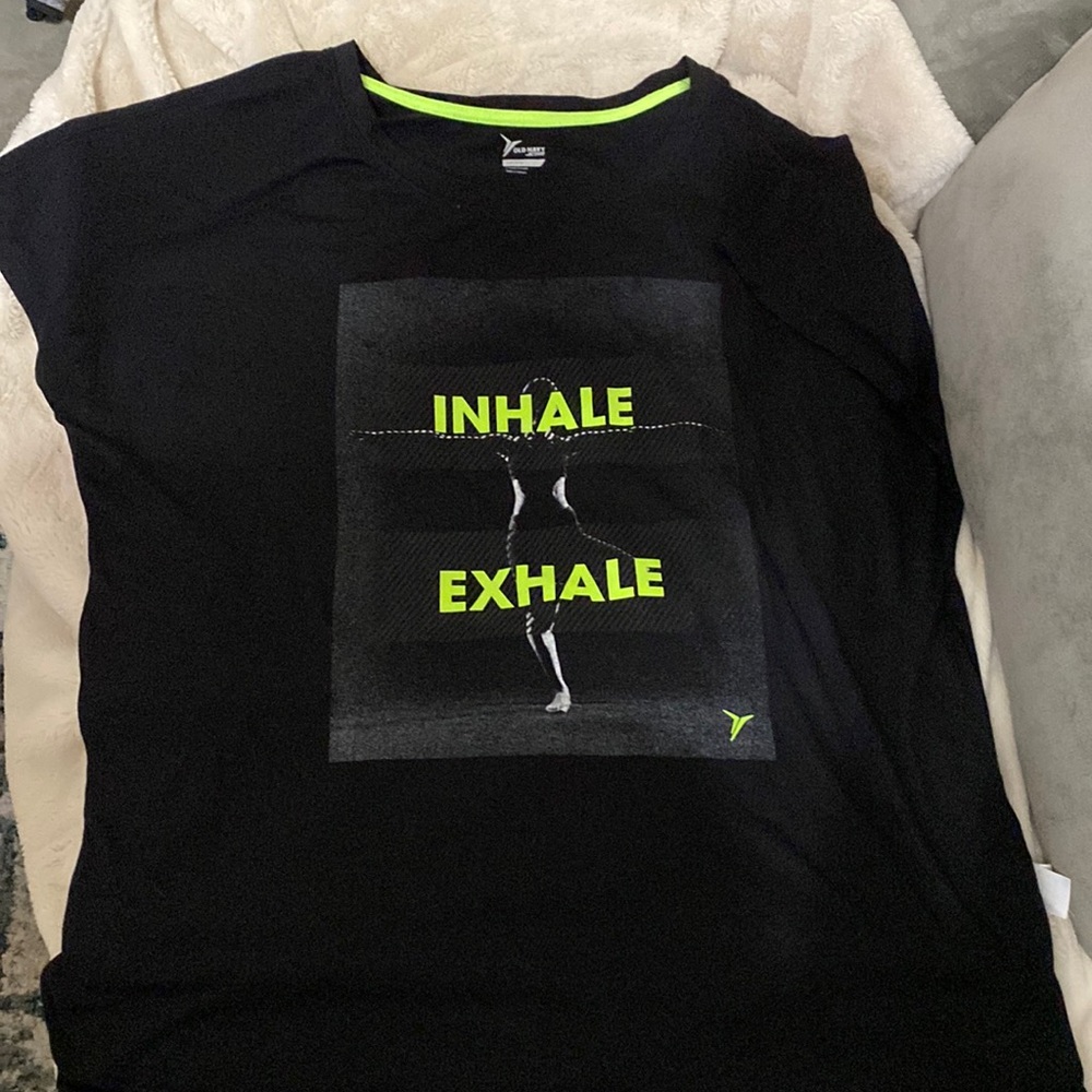 Old Navy Women’s Active, Size XXL, Black with Photo/Inhale,Exhale.